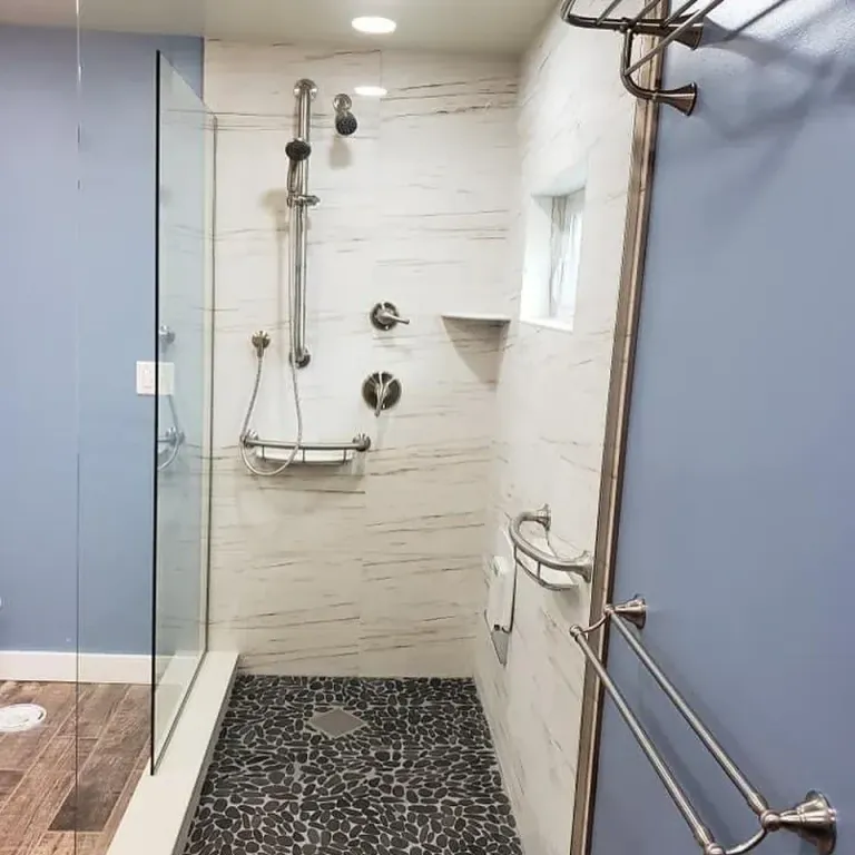 Another view of the shower glass