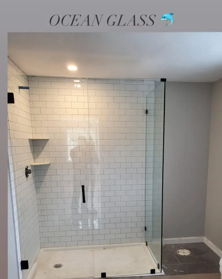Front view of the shower glass